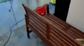 Peoni / Reyvar/ Uzbūvēja nekvalitatīvu terasi un aizlaidās